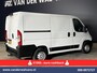 Peugeot Boxer 2.2 BlueHDi 120pk L1H1 Euro6 Airco | Camera | Navigatie | Trekhaak | Cruisecontrol Parkeersensoren, Bijrijdersbank