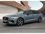 Volvo V60 T6 Plug-in hybrid Plus Dark Long Range | THUNDER GREY | Blis | Lederen bekleding | Stoel + Stuurverw. | PDC + Camera | Extra getint glas achter |