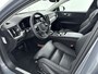 Volvo V60 T6 Plug-in hybrid Plus Dark Long Range | THUNDER GREY | Blis | Lederen bekleding | Stoel + Stuurverw. | PDC + Camera | Extra getint glas achter |