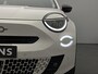Fiat 600 600e EV Urban 54 kWh | Navigatie via Apple Carplay/Android Auto | Achteruitrijcamera | Parkeersensoren Voor en Achter | Keyless Entry/Start | LED Koplampen | Dodehoek Detectie | Climate Control | Cruise Control | 17" Lichtmetalen Velgen |