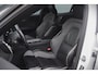 Volvo S60 2.0 T4 R-Design Panoramadak / 19'' Velgen / DAB /