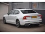 Volvo S60 2.0 T4 R-Design Panoramadak / 19'' Velgen / DAB /