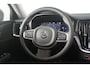 Volvo V60 B3 Essential | Verwarmbare Voorstoelen | Adaptieve Cruise Control | Dodehoekdetectie Met Correctie | Verwarmbaar Stuurwiel | Parkeersensoren | Verwarmbare Achterbank | Navigatiesysteem | Keyless Start | Rijstrooksensor Met Correctie