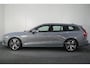 Volvo V60 B3 Essential | Verwarmbare Voorstoelen | Adaptieve Cruise Control | Dodehoekdetectie Met Correctie | Verwarmbaar Stuurwiel | Parkeersensoren | Verwarmbare Achterbank | Navigatiesysteem | Keyless Start | Rijstrooksensor Met Correctie