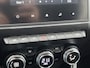 Renault Captur 1.3 TCe 140 EDC Automaat Intens / 1.500KG Trekgewicht / Adaptieve cruise control / Dodehoekdetectie / Keyless / Climate control / Stoel- en stuurverwarming