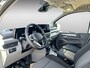 Volkswagen Transporter Bedrijfswagens Life L1 2.0 TDI EU6 110 kW 150 pk 6 versn. hand | BPM vrij | Achterdeuren zonder ruit | Zitpakket 3 voor Life & Style - armleuningen, bijrijdersbank met doorlaadfunctie en klaptafel | Multifunctioneel kunstlederen stuurwiel |