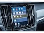 Volvo V90 2.0 T8 AWD R-DESIGN / B & W / PANO / LUCHTVERING