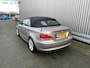 BMW 1-Serie Cabrio 118i High Executive 133Dkm.NAP, AUTOMAAT, Leer, Clima, CC, LM, Afn.Trekh, nw. APK – Inruil Mogelijk –