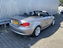 BMW 1-Serie Cabrio 118i High Executive 133Dkm.NAP, AUTOMAAT, Leer, Clima, CC, LM, Afn.Trekh, nw. APK – Inruil Mogelijk –