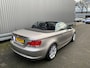 BMW 1-Serie Cabrio 118i High Executive 133Dkm.NAP, AUTOMAAT, Leer, Clima, CC, LM, Afn.Trekh, nw. APK – Inruil Mogelijk –