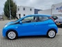Toyota Aygo 1.0 VVT-i x-play mooie complete Aygo in het blauw !