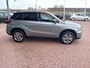 Suzuki Vitara 1.5 Hybrid Select Automaat, Airco(automatisch) Carplay/Android auto, Navigatie, Bluetooth, Cruise control adaptief, Stoelverwarming, Camera, Keyless, Rijbaan begeleiding, Dode hoek detector, enz.., Nieuwstaat, Dealer onderhouden, BOVAG