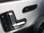 Mercedes-Benz A-klasse 180 Business Solution AMG / Stoelverwarming / Achteruitrijcamera / Panorama-schuifdak / Memory-Stoelen / Night-Pakket /