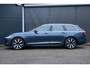 Volvo V90 T6 Automaat Plug-in hybrid AWD Ultra Bright | Verwarmbare voorstoelen | Verwarmbaar stuurwiel | Verwarmbare achterbank | Panoramadak | Premium audio by Harman Kardon | Adaptieve cruise control | Rondom zichtcamera  | Apple carplay/Android auto | 19 inch Lichtmetalen velgen | Alarmklasse 3