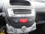 Peugeot 107 Peugeot 107 1.0 benzine 5 deurs airco lmv