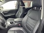 Toyota RAV4 2.5 Hybrid AWD Style | JBL Premium Audio | Lederen bekleding | Stoelverwarming | Trekhaak (1650kg trekgewicht)
