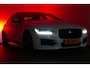 Jaguar XE 2.0t Prestige R-Sport Wit Metallic. 19"LMV, Navi, Camera, Xenon, Stoelverw
