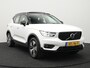 Volvo XC40 T5 Recharge R-Design Plug In Hybrid 261pk PHEV | Panodak | Trekhaak af Fabriek | Apple Carplay | Virtual | Navigatie | L.M. 18" | DAB | Cruise Control | Climate Control |