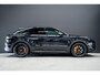 Porsche Cayenne Coupé 4.0 640pk Turbo GT |carbon exterieurpakket|oranje remklauwen en oranje stiksels|softclose|meesturende achteras|keramisch|carbon dak|zwarte pdls koplampen|stoelventilatie|blind spot|sport chrono|