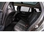 Volvo V60 Cross Country 2.0 B5 AWD Pro | Adaptieve Cruise Control | Power Seats | Panoramadak | Donker Glas | Dode Hoek Detectie | 19" |