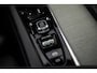 Volvo V60 Cross Country 2.0 B5 AWD Pro | Adaptieve Cruise Control | Power Seats | Panoramadak | Donker Glas | Dode Hoek Detectie | 19" |