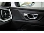 Volvo V60 Cross Country 2.0 B5 AWD Pro | Adaptieve Cruise Control | Power Seats | Panoramadak | Donker Glas | Dode Hoek Detectie | 19" |