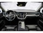 Volvo V60 Cross Country 2.0 B5 AWD Pro | Adaptieve Cruise Control | Power Seats | Panoramadak | Donker Glas | Dode Hoek Detectie | 19" |