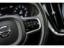 Volvo V60 Cross Country 2.0 B5 AWD Pro | Adaptieve Cruise Control | Power Seats | Panoramadak | Donker Glas | Dode Hoek Detectie | 19" |
