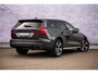 Volvo V60 Cross Country 2.0 B5 AWD Pro | Adaptieve Cruise Control | Power Seats | Panoramadak | Donker Glas | Dode Hoek Detectie | 19" |