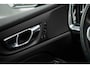 Volvo V60 Cross Country 2.0 B5 AWD Pro | Adaptieve Cruise Control | Power Seats | Panoramadak | Donker Glas | Dode Hoek Detectie | 19" |