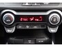 Kia Stonic 1.0 T-GDi MHEV DynamicPlusLine | Stoel- en stuurverwarming | Keyless | Achteruitrijcamera | Rijstrookbegeleiding | Parkeersensoren Achter | 16" LM velgen | Climatronic | Privacy Glass | CarPlay |