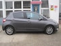 Toyota Yaris 1.5 VVT-i Dynamic - AUTOMAAT! Prijs is rijklaar, climate, cruise, lmv