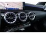 Mercedes-Benz A-klasse A 180 Star Edition Limited AMG Line | Nightpakket | Panoramadak | Sfeerverlichting | Stoelverwarming | LED | Parktronic | Licht en Zichtpakket