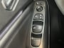 Nissan Juke 1.6 Hybrid N-Design AUTOMAAT / *** Levertijd in overleg *** / Two-tone kleurstelling / Voorstoelen, voorruit + stuurwiel verwarmd / Rondomzichtcamera / Dode hoek detectie / Cruise control adaptief / Automatische airco / Apple Car Play & Android Auto / Licht metalen velgen 19" / Navigatiesysteem full map / Parkeersensoren voor + achter