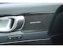 Volvo EC40 Recharge Twin Ultimate | Harman/Kardon Premium Geluidssysteem | Panoramisch Schuif-/Kanteldak | Elektrisch Verstelbare Bestuurdersstoel Met Geheugenfunctie | Visual Park Assist Incl. 360° Parkeercamera | Extra Getint Glas Achter | 20" Lichtmetalen Velgen | Adaptieve Cruise Control Met Stuurhulp, Google Services, Verwarmbare Voorstoelen, Stuurwielverwarming