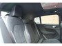Volvo EC40 Recharge Twin Ultimate | Harman/Kardon Premium Geluidssysteem | Panoramisch Schuif-/Kanteldak | Elektrisch Verstelbare Bestuurdersstoel Met Geheugenfunctie | Visual Park Assist Incl. 360° Parkeercamera | Extra Getint Glas Achter | 20" Lichtmetalen Velgen | Adaptieve Cruise Control Met Stuurhulp, Google Services, Verwarmbare Voorstoelen, Stuurwielverwarming