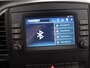 Mercedes-Benz eVito Bestelwagen 66 kWh L2 | Navigatie | Achteruitrijcamera| Stoelverwarming | Lederen stuurwiel | Achterdeuren |