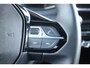 Peugeot 2008 1.2 100PK ALLURE | DRAADLOZE APPLE CARPLAY/ANDROID AUTO | ACHTERUITRIJ CAMERA | PARKEERSENSOREN VOOR EN ACHTER | NAVIGATIE | CLIMATE CONTROL | LICHTMETALEN VELGEN 17" | LED KOPLAMPEN |
