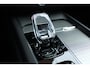Volvo V60 B3 Ultimate Dark | Harman/Kardon Premium Geluidssysteem | Panoramisch Schuif-/Kanteldak | 360° Parkeercamera | Lighting Pack | All-season banden | Verwarmbare Voor- en Achterstoelen | Stuurwielverwarming | Adaptieve Cruise Control Met Stuurhulp | Keyless Entry
