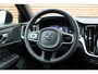 Volvo V60 B3 Ultimate Dark | Harman/Kardon Premium Geluidssysteem | Panoramisch Schuif-/Kanteldak | 360° Parkeercamera | Lighting Pack | All-season banden | Verwarmbare Voor- en Achterstoelen | Stuurwielverwarming | Adaptieve Cruise Control Met Stuurhulp | Keyless Entry