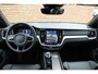 Volvo V60 B3 Ultimate Dark | Harman/Kardon Premium Geluidssysteem | Panoramisch Schuif-/Kanteldak | 360° Parkeercamera | Lighting Pack | All-season banden | Verwarmbare Voor- en Achterstoelen | Stuurwielverwarming | Adaptieve Cruise Control Met Stuurhulp | Keyless Entry