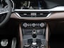 Alfa Romeo Stelvio 2.0 T AWD B-Tech | Pano-Dak | NL auto | Stoel- & stuurverwarming | Apple Carplay | Volledige onderhoudshistorie |
