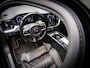 Volvo V60 2.0 B3 R-Design (SCHUIF-/KANTELDAK, HARMAN/KARDON, BLIS, ACHTERUITRIJCAMERA, TREKHAAK ELECTRISCH, STUURWIELVERWARMING)