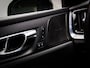 Volvo V60 2.0 B3 R-Design (SCHUIF-/KANTELDAK, HARMAN/KARDON, BLIS, ACHTERUITRIJCAMERA, TREKHAAK ELECTRISCH, STUURWIELVERWARMING)