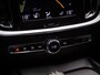 Volvo V60 2.0 B3 R-Design (SCHUIF-/KANTELDAK, HARMAN/KARDON, BLIS, ACHTERUITRIJCAMERA, TREKHAAK ELECTRISCH, STUURWIELVERWARMING)