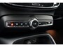 Volvo XC40 T4 Automaat Plug-in hybrid Plus Dark | Trekhaak semi elektrisch inklapbaar | Harman Kardon premium audio | Verwarmbare voorstoelen en stuurwiel | 20 inch Lichtmetalen velgen All-Season | Apple carplay/Android auto | Adaptieve Cruise Control met Pilot Assist |