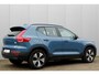 Volvo XC40 T4 Automaat Plug-in hybrid Plus Dark | Trekhaak semi elektrisch inklapbaar | Harman Kardon premium audio | Verwarmbare voorstoelen en stuurwiel | 20 inch Lichtmetalen velgen All-Season | Apple carplay/Android auto | Adaptieve Cruise Control met Pilot Assist |