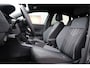 Volkswagen Polo 1.0 TSI R-Line 95PK / 70kW Keyless Entry & Start, adaptive cruise control met Stop&Go en stuurhulp, Apple Carplay & Android Auto, parkeersensoren voor + achter, LED koplampen, file assistent, extra getint glas achter, volledig digitaal instrumentenpaneel (Digital Cockpit), 2-zone Climatronic, comfort sportstoelen, 16'' LMV 'Coventry'