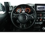 Suzuki Jimny 1.5 Stijl | Climate control | Cruise control | Navigatie | 4 persoons | Lichtmetalen Velgen | Stoelverwarming |