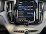 Volvo XC60 T6 Plug-in hybrid AWD Plus Dark | 21 Inch | Gelaagd Glas | Trekhaak | Leder | Panoramadak | Dynamische LED Koplampen